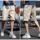 BEIGE HERREN SHORTS IM CARGO STIL