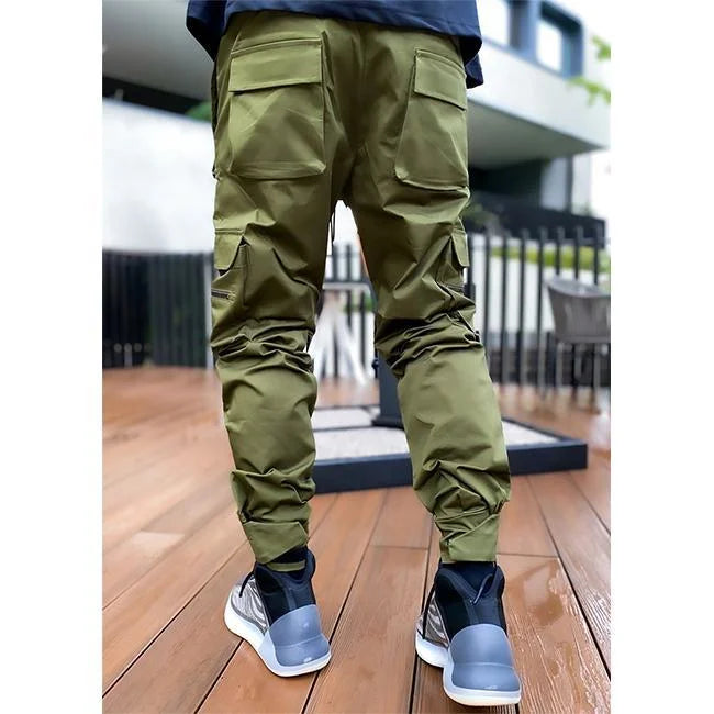 CARGO HOSEN MIT REFLEKTIERENDEN ELEMENTEN