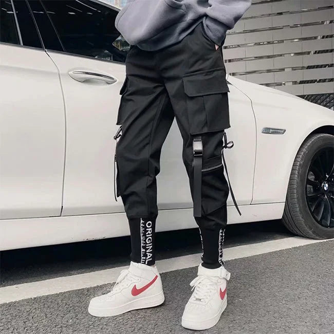 CARGO JOGGER MIT PRAKTISCHEN TASCHEN Schwarz / S