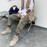 KHAKI CARGO HOSE FÜR ABENTEUER