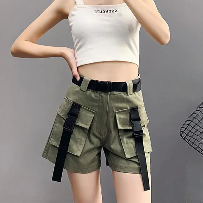 KURZE DAMEN CARGO SHORTS IN KHAKI MIT TRÄGERN Khaki / S
