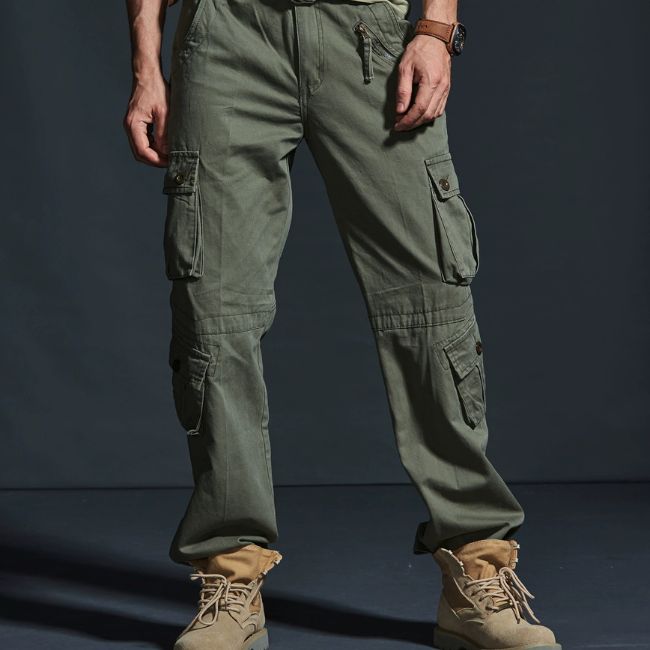 MULTIFUNKTIONALE CARGO HOSE MIT ZAHLREICHEN TASCHEN Armeegrün / XS