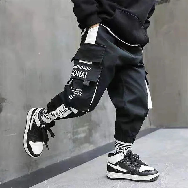 SCHWARZ WEISSE CARGO HOSE FÜR JUNGEN STREETWEAR