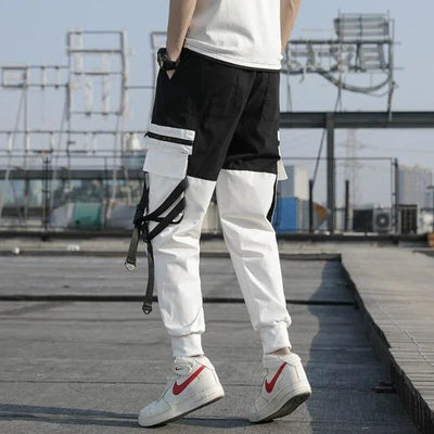 SCHWARZ WEISSE CARGO JOGGINGHOSE