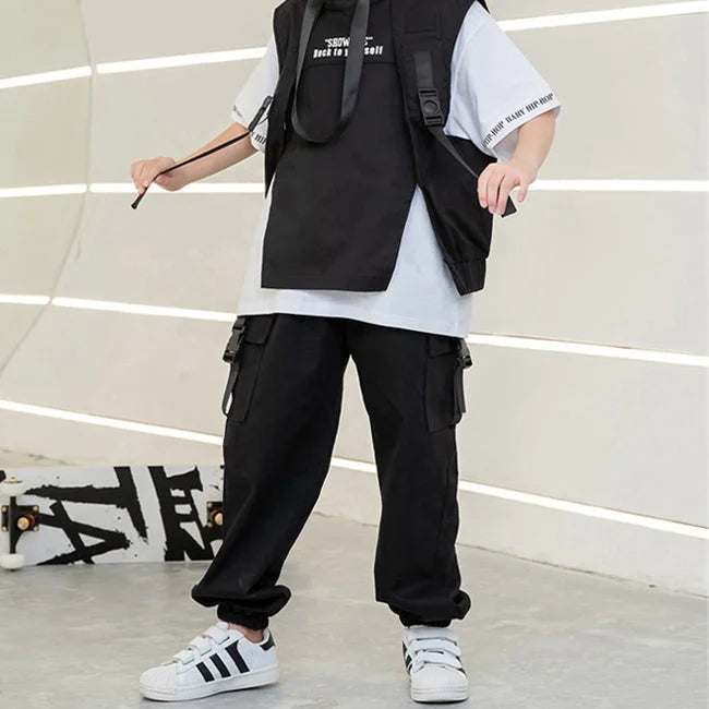 SCHWARZE CARGO HOSE FÜR JUNGEN MIT GÜRTEL