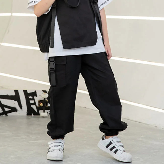 SCHWARZE CARGO HOSE FÜR JUNGEN MIT GÜRTEL Schwarz / 4 jahre