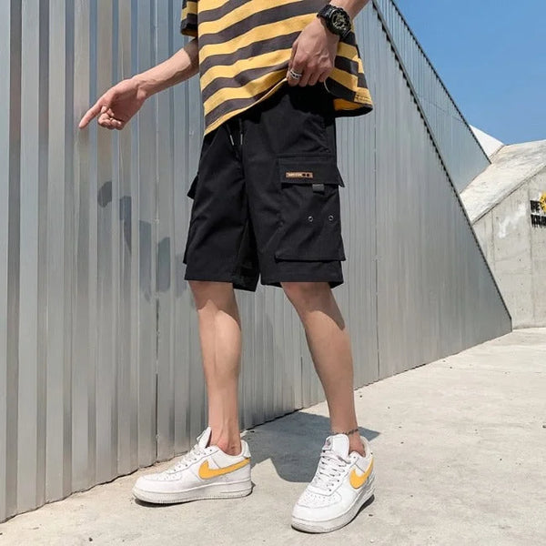 SCHWARZE CARGO SHORTS MIT DETAILS Schwarz / M