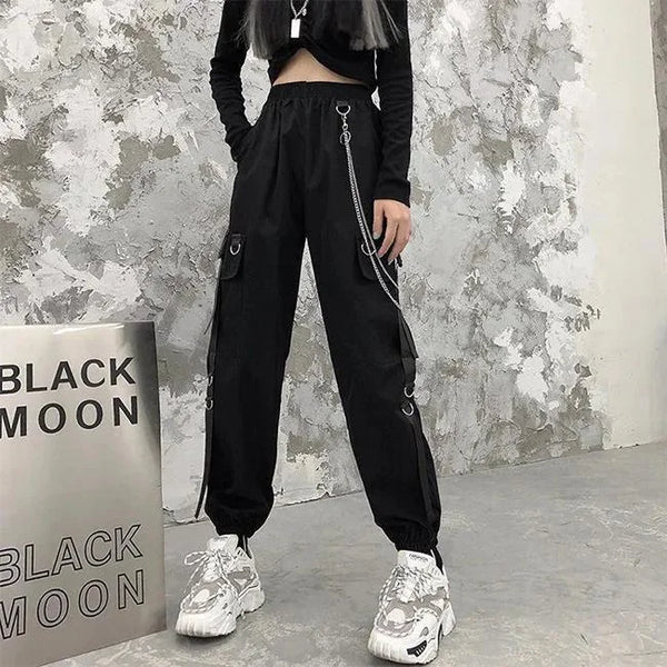 SCHWARZE HIGH WAIST CARGO HOSE MIT KETTE Schwarz / S