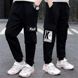 SCHWARZE K UND JUNGEN CARGO JOGGINGHOSE