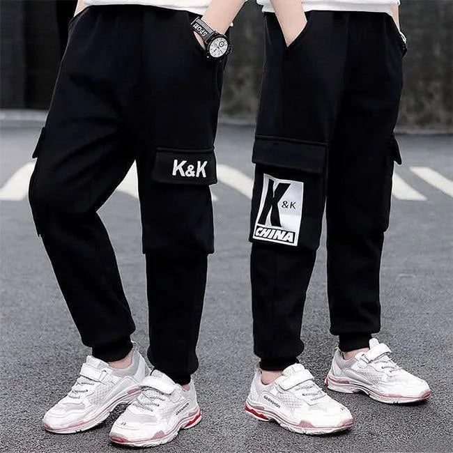 SCHWARZE K UND JUNGEN CARGO JOGGINGHOSE