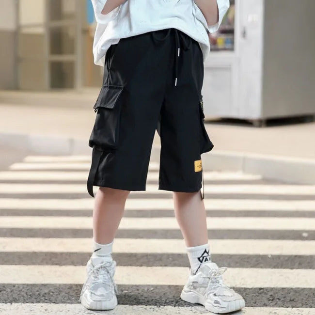 SCHWARZE KINDER CARGO SHORTS VON SOBIRU