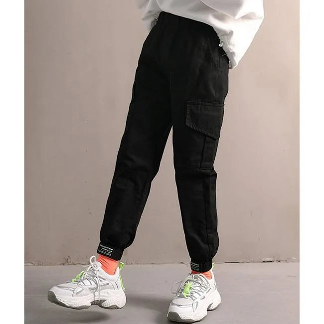 SCHWARZE SPORT CARGO HOSE FÜR MÄDCHEN