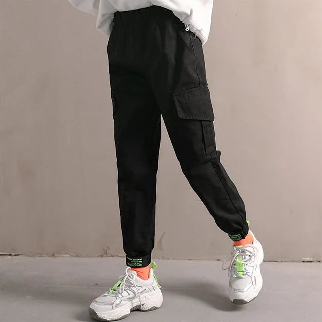 SCHWARZE SPORT CARGO HOSE FÜR MÄDCHEN