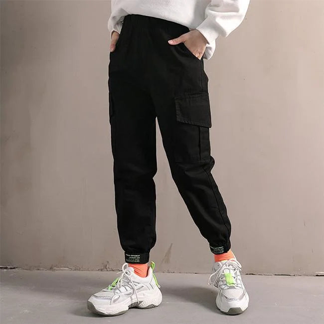 SCHWARZE SPORT CARGO HOSE FÜR MÄDCHEN Schwarz / 4 jahre