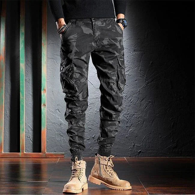 SLIM FIT CAMOUFLAGE CARGO JEANS
